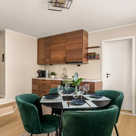 Bright & Stylish In Center Apartamento