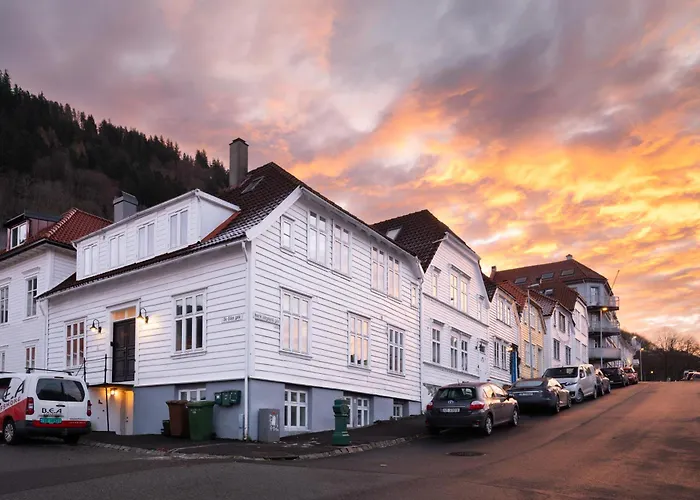 Bright & Stylish In Center Bergen